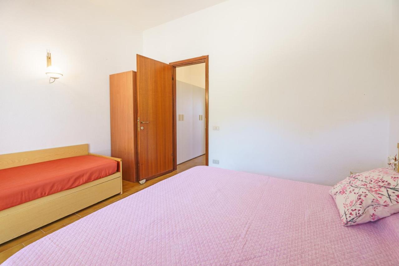 Due Golfi Apartment Lacona Bagian luar foto